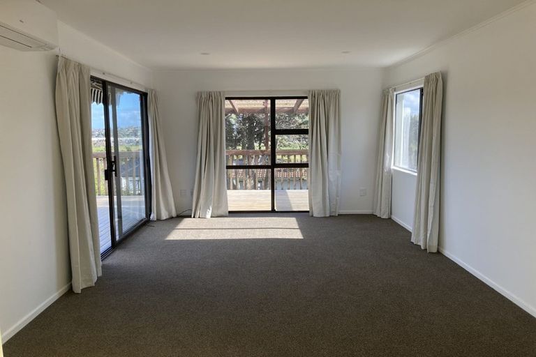 Photo of property in 11 Amerce Place, Highland Park, Auckland, 2010