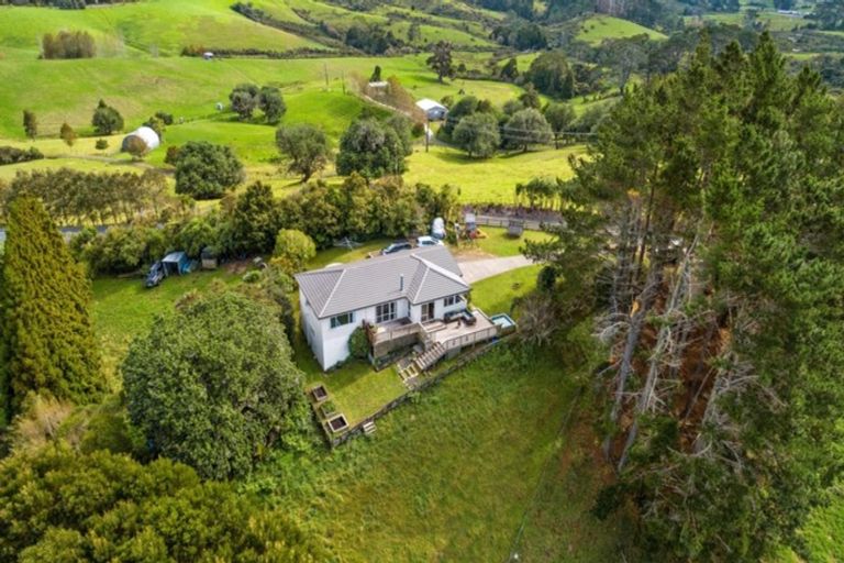 Photo of property in 233 Whitehills Road, Waitoki, Silverdale, 0994