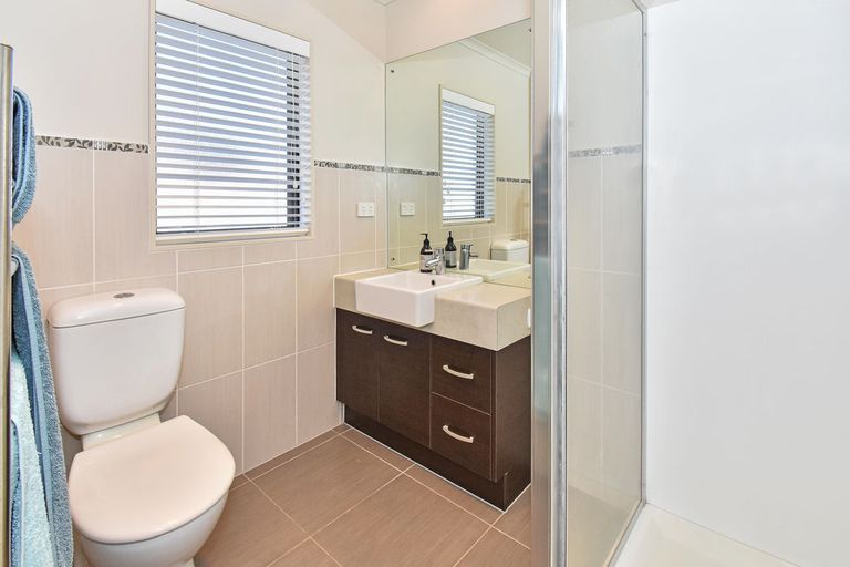Photo of property in 8 Scotsmoor Drive, Wattle Downs, Auckland, 2103