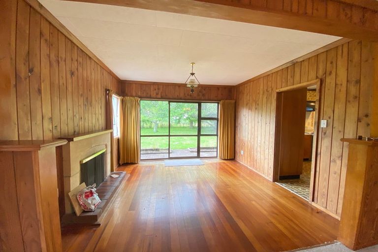 Photo of property in 76 Tawa Road, Kumeu, 0891