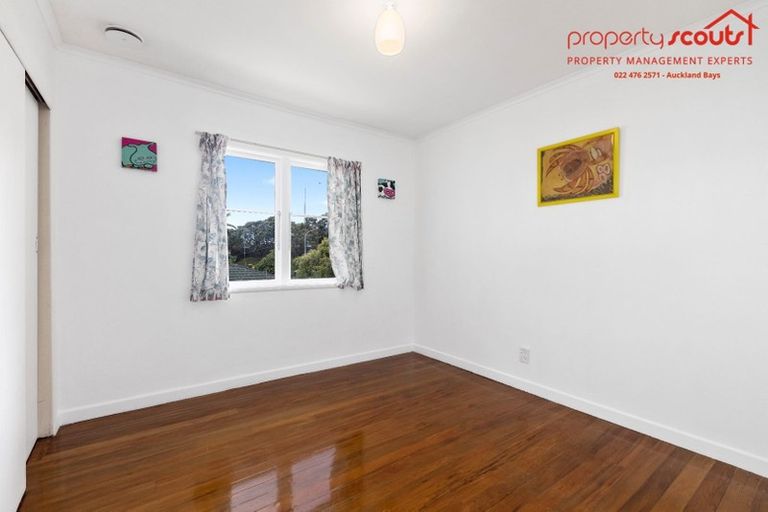 Photo of property in 2/537 Glenfield Road, Glenfield, Auckland, 0629