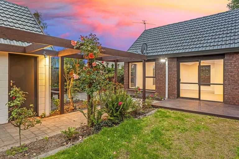 Photo of property in 6b Rubens Place, Burnside, Christchurch, 8053