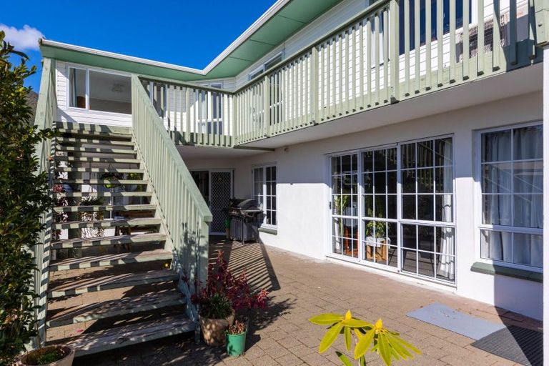 Photo of property in 48 Beach Road, Waikawa, Picton, 7220