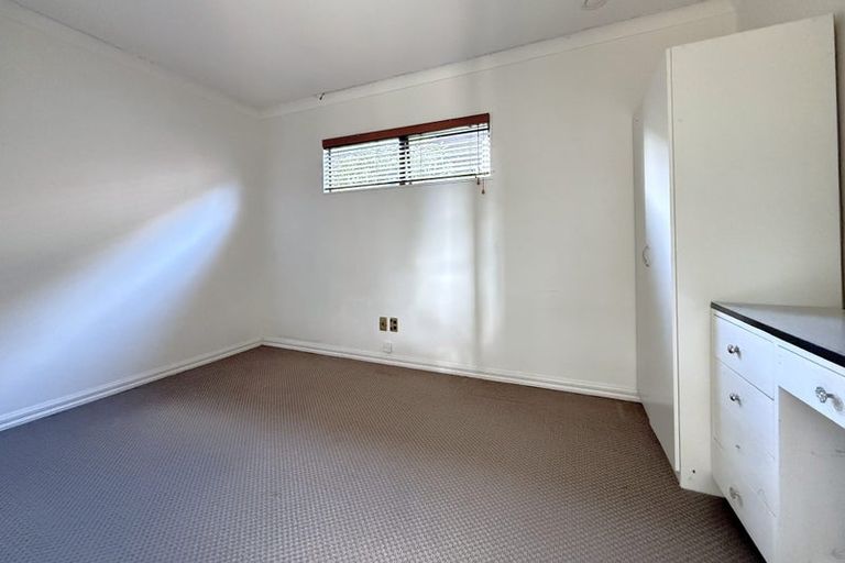 Photo of property in 17 Whitford Road, Howick, Auckland, 2014