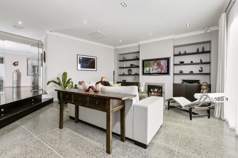 Photo of property in 35 Holdens Road, Henderson, Auckland, 0612