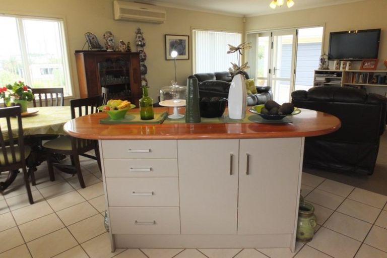 Photo of property in 72a Seabury Avenue, Foxton Beach, Foxton, 4815