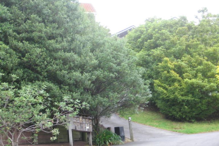 Photo of property in 2/12 Helicon Place, Totara Vale, Auckland, 0629