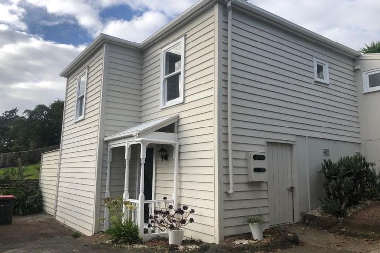 Photo of property in 17b Warwick Street, Morningside, Auckland, 1022