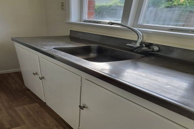 Photo of property in 2/7 Arawa Street, New Lynn, Auckland, 0600