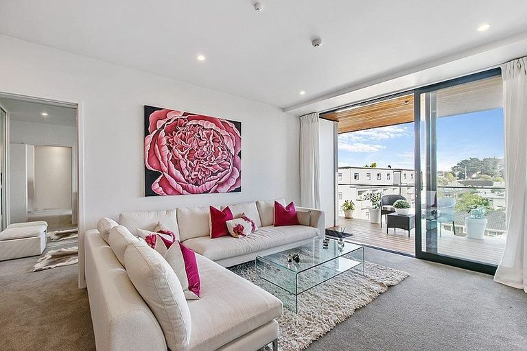 Photo of property in 308/8a Lake Pupuke Drive, Takapuna, Auckland, 0622