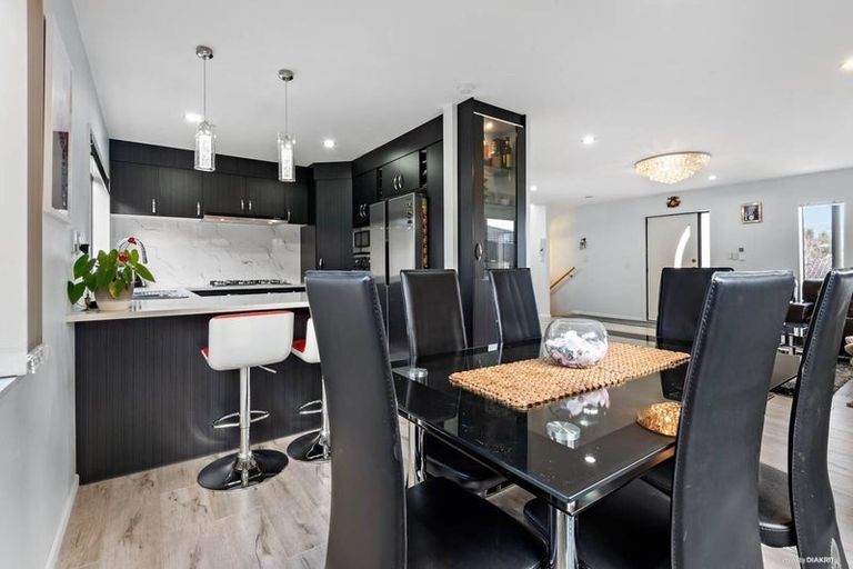 Photo of property in 93 Waitaki Street, Henderson, Auckland, 0612