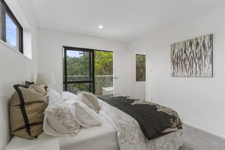 Photo of property in 10a Ballial Place, West Harbour, Auckland, 0618