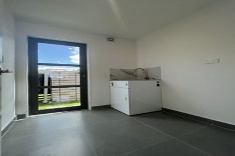 Photo of property in 28d Greenmeadows Avenue, Manurewa East, Auckland, 2102