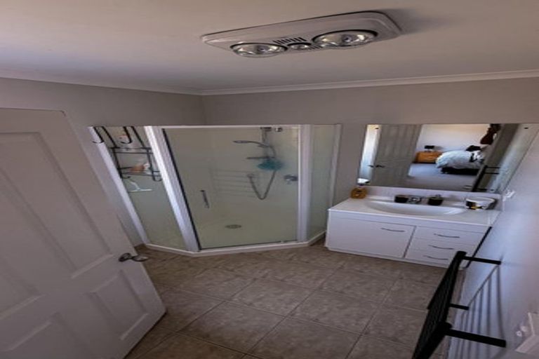 Photo of property in 4 Prado Drive, Pukekohe, 2120