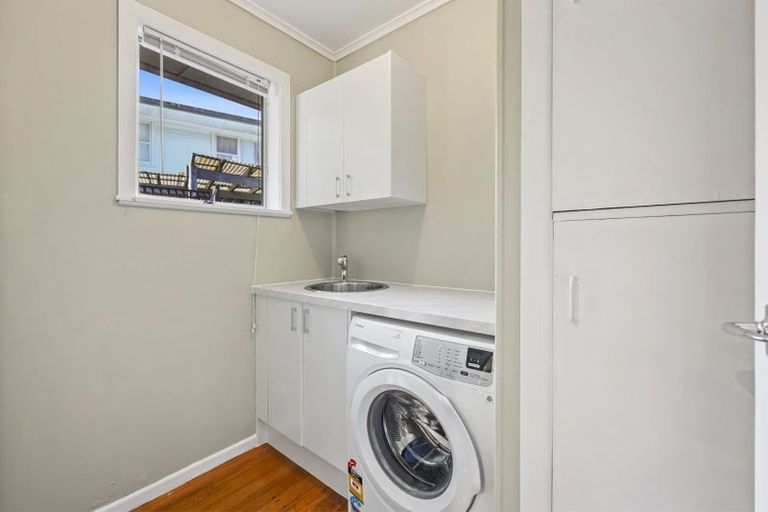 Photo of property in 35 Marriott Road, Pakuranga, Auckland, 2010
