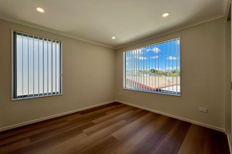 Photo of property in 109 Prince Regent Drive, Half Moon Bay, Auckland, 2012