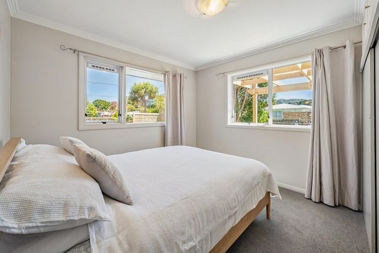 Photo of property in 5a Rosebank Avenue, Avalon, Lower Hutt, 5011