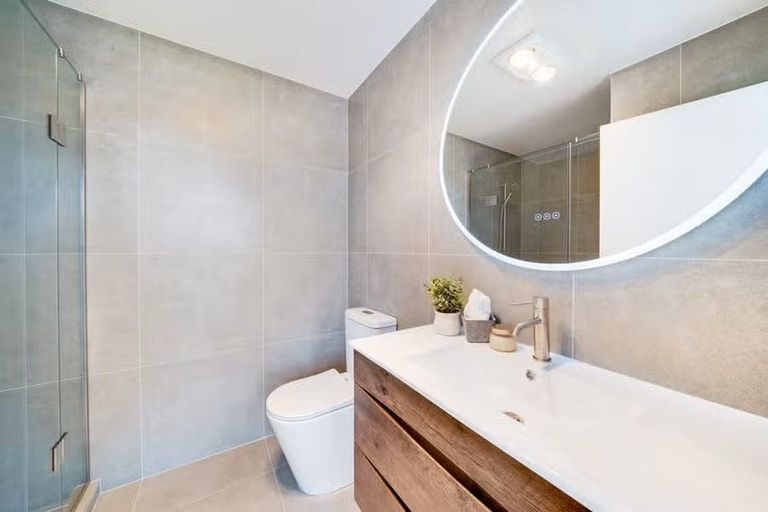 Photo of property in 2/60 Yeovil Road, Te Atatu Peninsula, Auckland, 0610