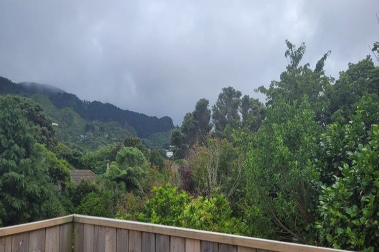 Photo of property in 1a Te Reinga View, Tawa, Wellington, 5028