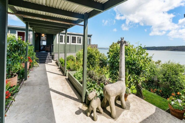 Photo of property in 40 Tuakau Bridge-port Waikato Road, Port Waikato, Tuakau, 2695