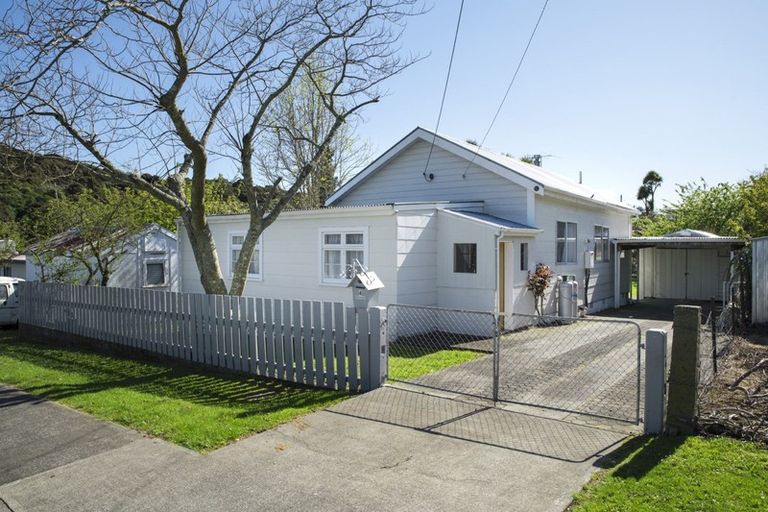 Photo of property in 4 Sussex Street, Picton, 7220