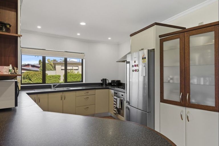 Photo of property in 5 Rotokare Crescent, Whalers Gate, New Plymouth, 4310