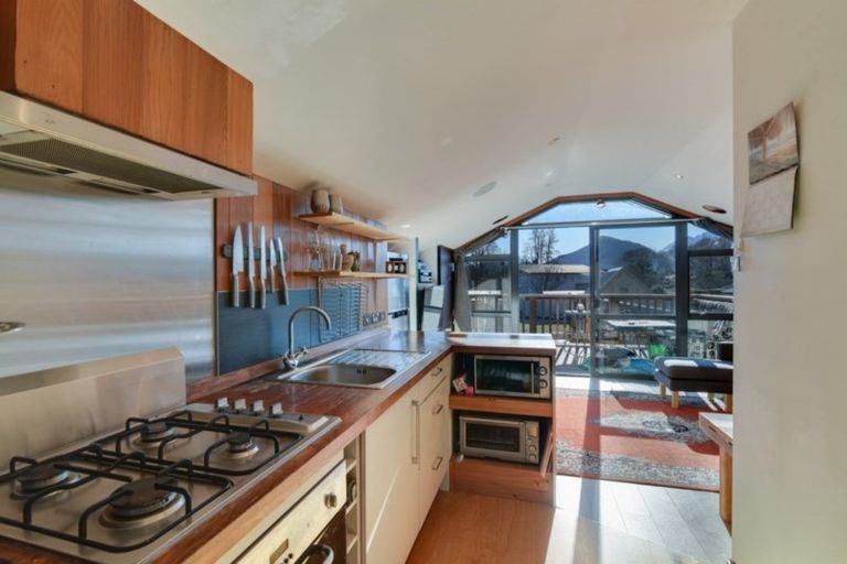 Photo of property in 13 Forbes Place, Glenorchy, 9372