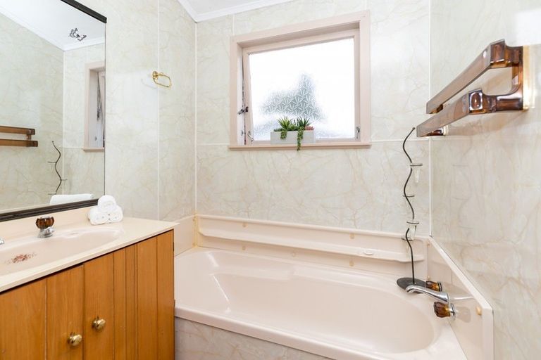 Photo of property in 37 Heath Street, St Andrews, Hamilton, 3200