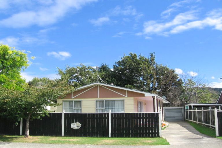 Photo of property in 27 Oregon Drive, Maoribank, Upper Hutt, 5018