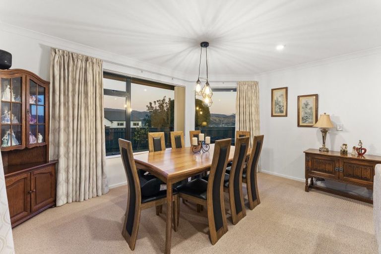 Photo of property in 2 Ormrod Grove, Riverstone Terraces, Upper Hutt, 5018