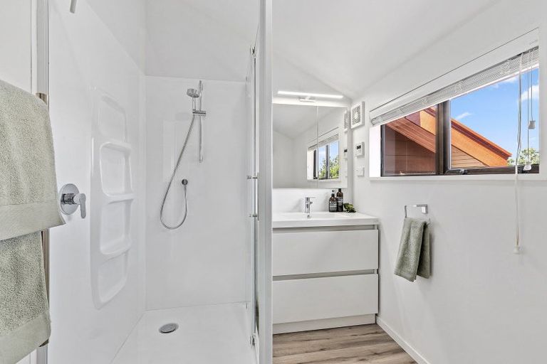 Photo of property in 72 Beacon Hill Road, Strathmore Park, Wellington, 6022