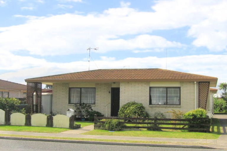 Photo of property in 2/83 Gloucester Road, Mount Maunganui, 3116