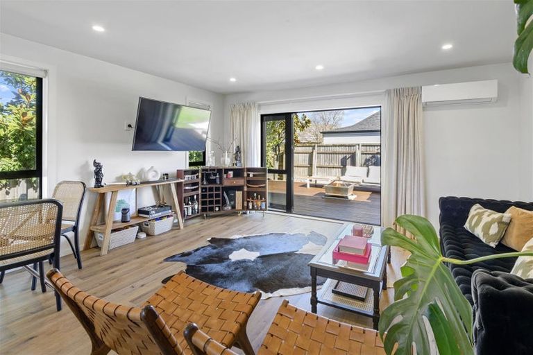 Photo of property in 2/74a Jeffreys Road, Fendalton, Christchurch, 8052