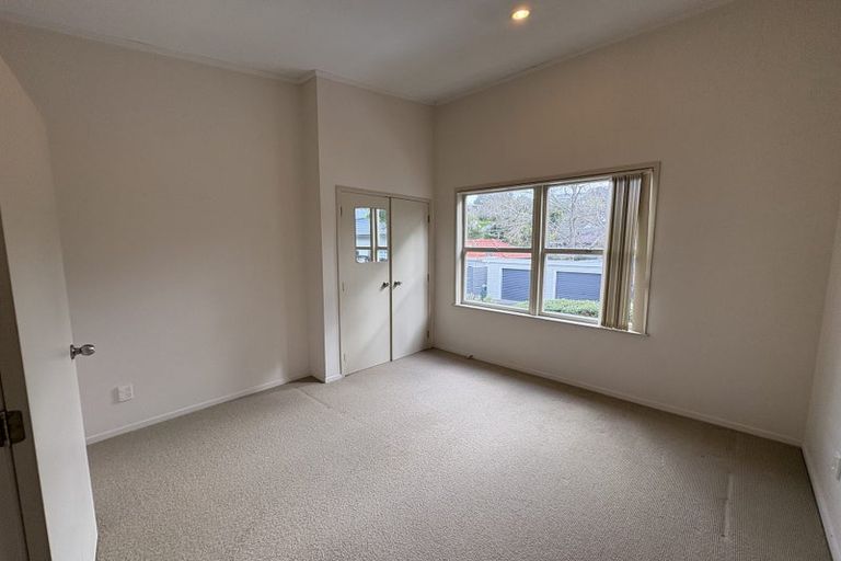 Photo of property in 37a Seaton Road, Murrays Bay, Auckland, 0630