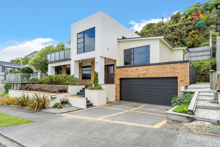 Photo of property in 93 Cedar Street, Maungaraki, Lower Hutt, 5010