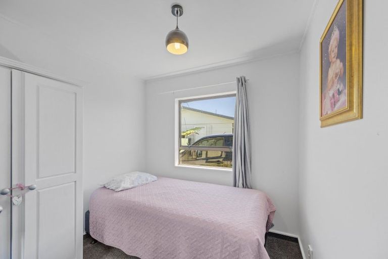 Photo of property in 33 Duckworth Crescent, Greenmeadows, Napier, 4112