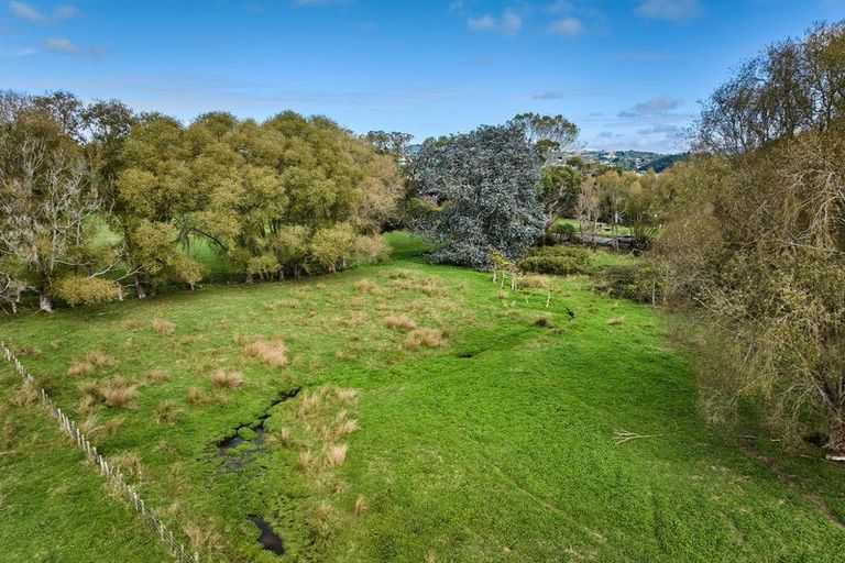 Photo of property in 138 Paekakariki Hill Road, Pauatahanui, Porirua, 5381