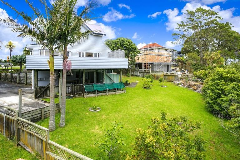 Photo of property in 154 Oaktree Avenue, Browns Bay, Auckland, 0630