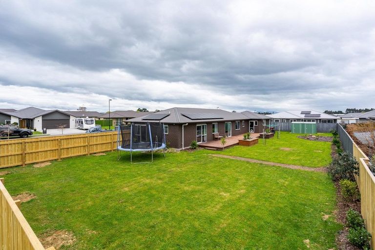 Photo of property in 1 Routhan Way, Carterton, 5713