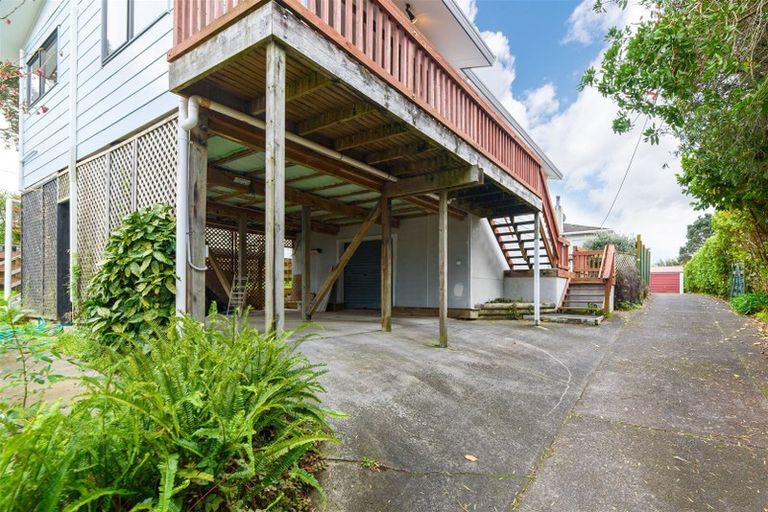 Photo of property in 1/57 Cliff View Drive, Green Bay, Auckland, 0604
