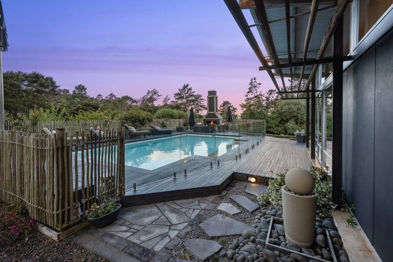 Photo of property in 361h Paremoremo Road, Paremoremo, Auckland, 0632