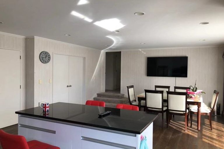 Photo of property in 14 Alice Place, Hillcrest, Auckland, 0627