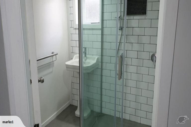 Photo of property in 27 Evans Road, Glen Eden, Auckland, 0602