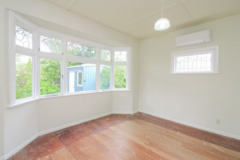 Photo of property in 34 Birdwood Road, Waterloo, Lower Hutt, 5011