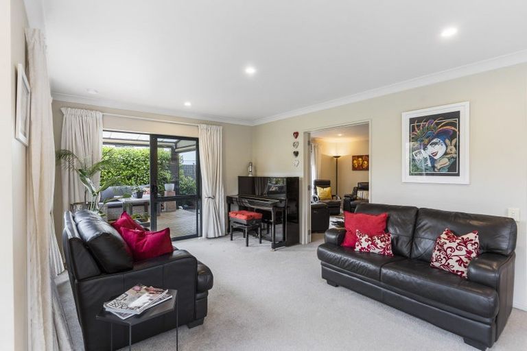 Photo of property in 4 Rialto Court, East Tamaki Heights, Auckland, 2016