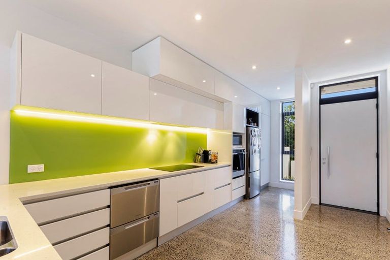 Photo of property in 25 Isitt Road, Hobsonville, Auckland, 0616