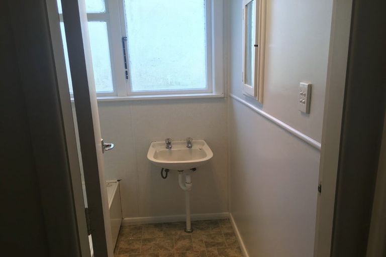 Photo of property in 6 Herewini Street, Meremere, Mercer, 2474