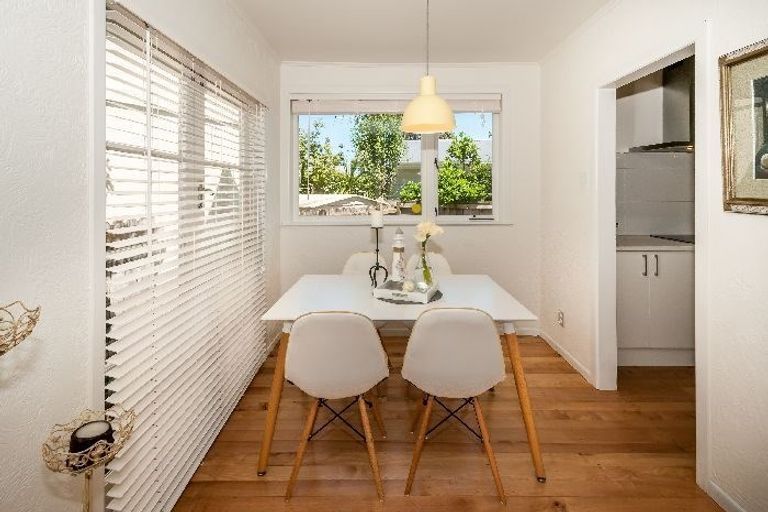 Photo of property in 1/15 Seine Road, Forrest Hill, Auckland, 0620