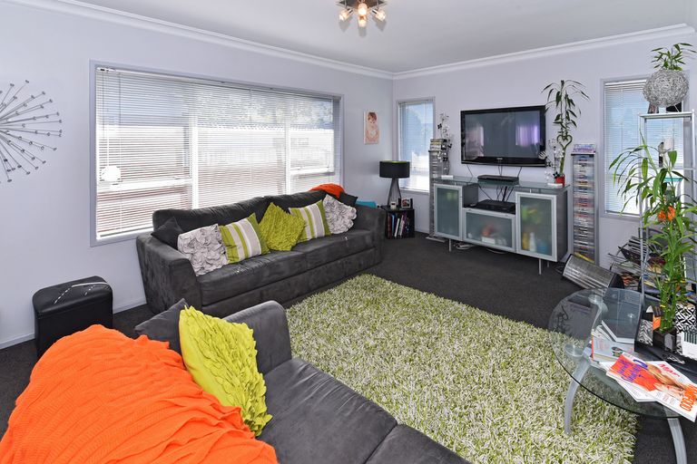 Photo of property in 1/9 Elizabeth Street, Papakura, 2110