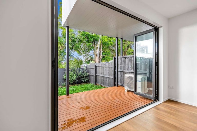 Photo of property in 3/32 Brandon Road, Glen Eden, Auckland, 0602